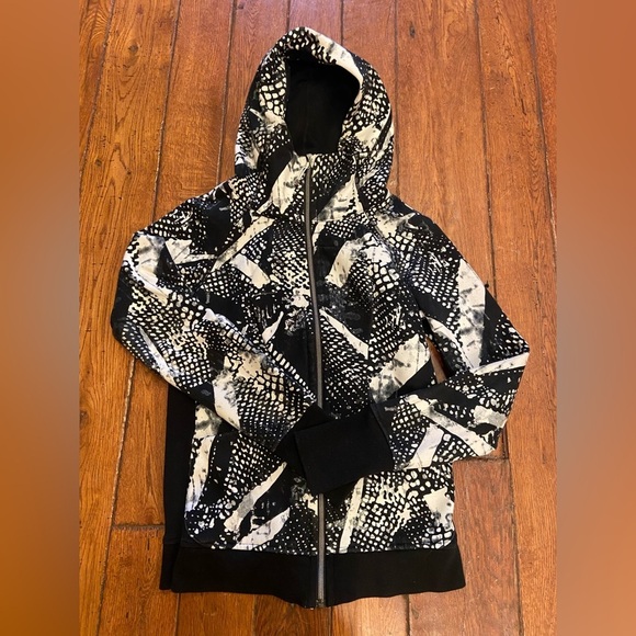lululemon athletica Tops - Lululemon Hoodie Great Condition